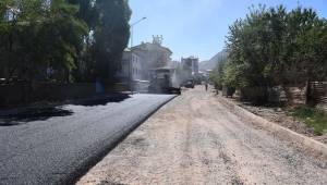 MUŞ BELEDİYESİ’NİN ASFALT SEFERBERLİĞİ SÜRÜYOR ALTYAPISI TAMAMLANAN SARAY MAHALLESİ’NDE ASFALT ÇALIŞMASI