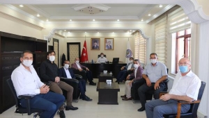 Vali/Belediye Başkan V. Sayın H. Engin Sarıibrahim’i Basın İlan Kurumu Erzurum Şube Müdürü Tahsin Şahin, beraberindeki Yardımcısı Ali Aktaş ile birlikte ziyaret etti.