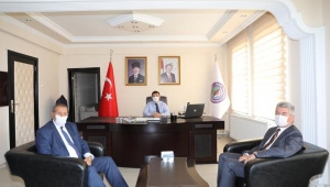 Vali/Belediye Başkan V. Sayın H. Engin Sarıibrahim’i Iğdır Eski Milletvekili Nurettin Aras, beraberindeki hemşehrimiz Göksel Turan ile birlikte ziyaret etti