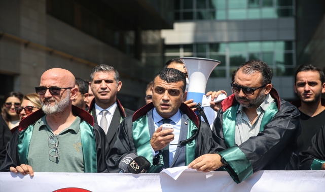 Adana ve Mersin'de avukatlardan CMK ücret tarifesiyle ilgili basın açıklaması