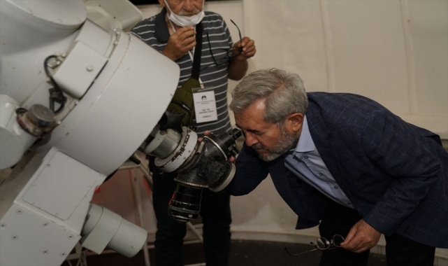 Astronomi meraklıları meteor yağmurunu izlemek için rasathanede buluştu