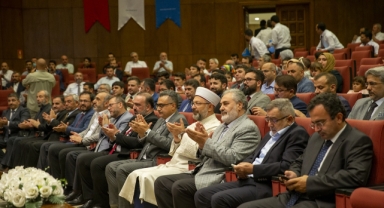 Diyanet İşleri Başkanı Erbaş, Ankara Rıfat Börekçi Dini İhtisas Merkezi mezuniyet programına katıldı