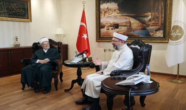 Diyanet İşleri Başkanı Erbaş, Mescid-i Aksa İmam Hatibi İkrime Sabri ile görüştü