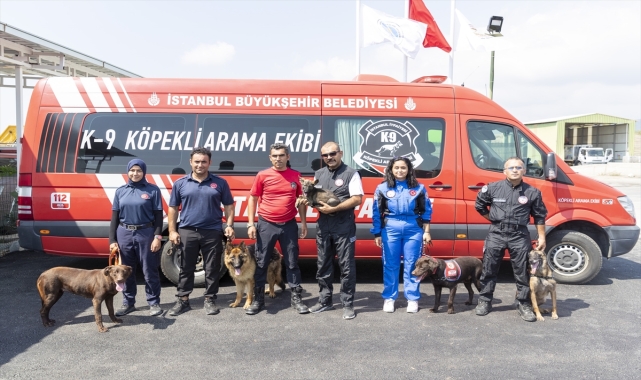 İtfaiyenin K9 köpeği eğitmenleri Mersin'de bir araya geldi