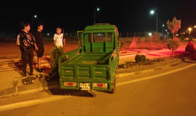 Konya'da otomobille 3 tekerlekli motorun çarpışması sonucu 2 kişi yaralandı