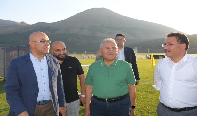 Vali Çiçek ve Başkan Büyükkılıç, Erciyes'te incelemede bulundu