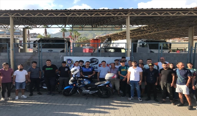 Anamur'da polis, sürücü adaylarını bilgilendirdi