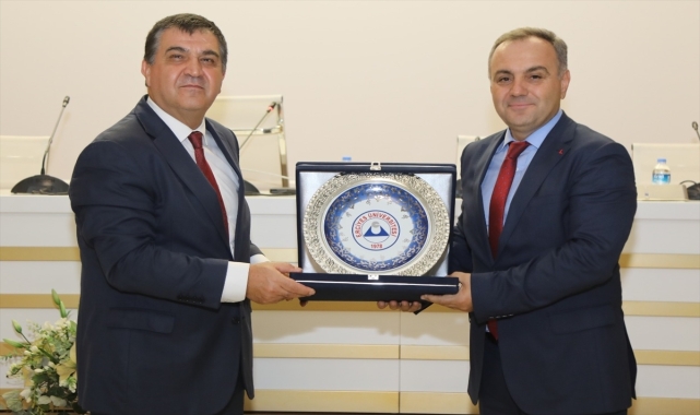 Dışişleri Bakan Yardımcısı Kaymakcı, akademisyen ve öğrencilerle buluştu