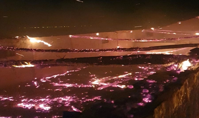 Kulu'da ahır ve ev yandı