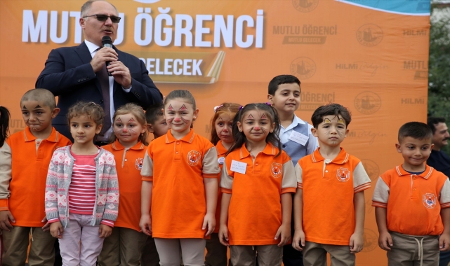 Sivas Belediyesinden ilk kez okul heyecanı yaşayan 6 bin çocuğa kırtasiye desteği