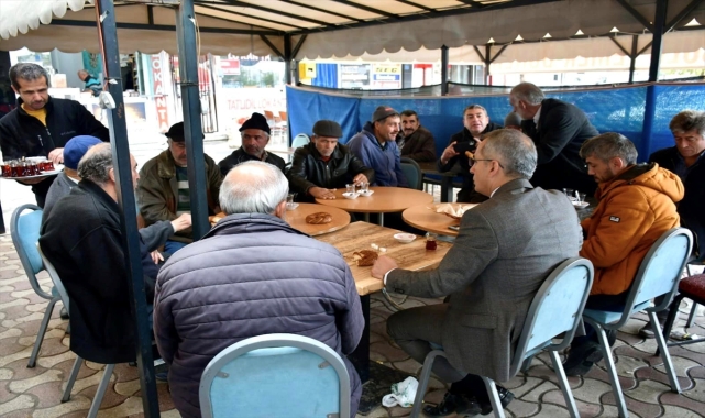 Kaymakam Pişkin hamallarla kahvaltı yaptı