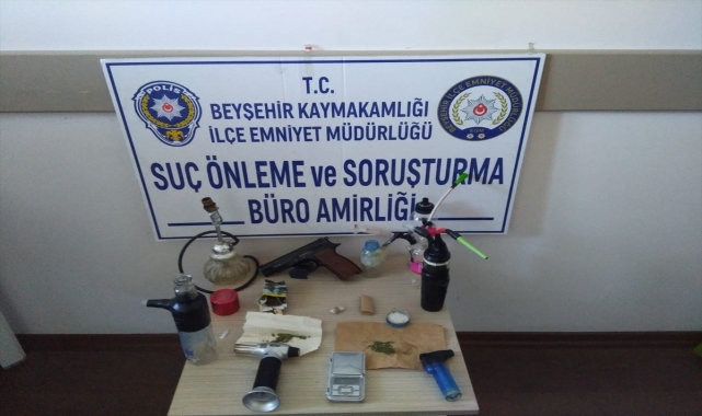 Konya'da polis kovalamacasıyla yakalanan sürücünün üzerinde uyuşturucu madde çıktı