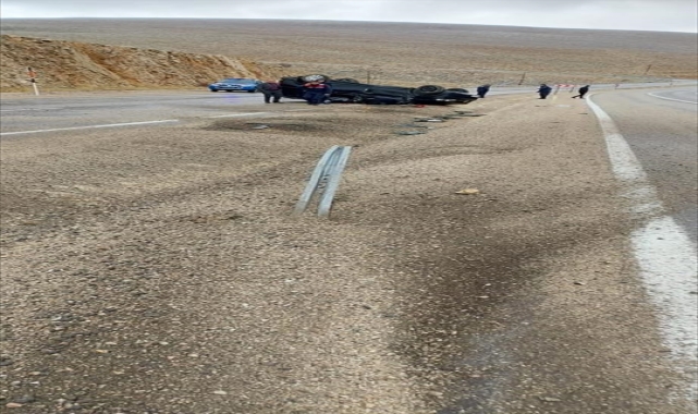 Sivas'ta iki ayrı trafik kazasında biri ağır 7 kişi yaralandı