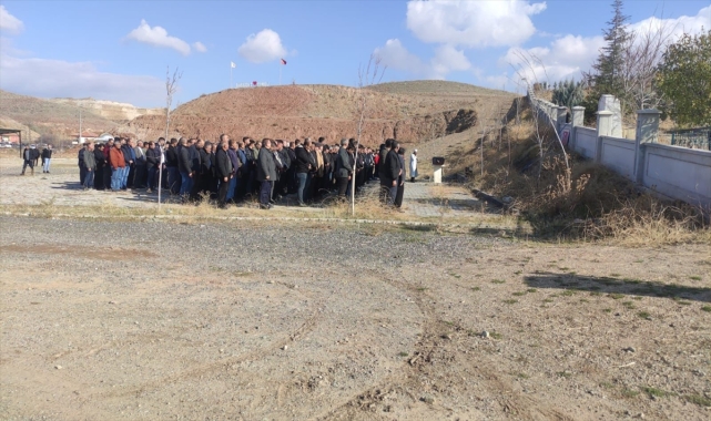 Aksaray'da eski nişanlısı tarafından öldürülen genç kızın cenazesi defnedildi