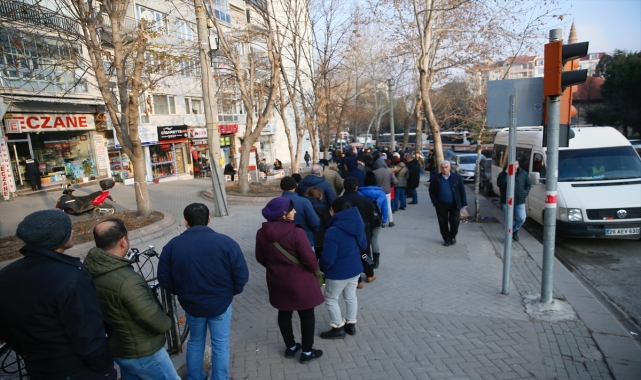 Bursa ve çevre illerde EYT'lilerin askerlik ve doğum borçlanması yoğunluğu