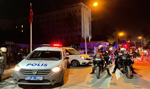 GÜNCELLEME - Mersin'de uyuşturucu operasyonunda 23 zanlı yakalandı