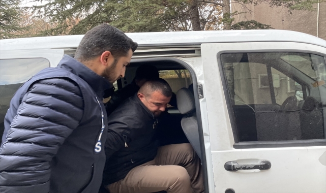Yenilik Partisi Genel Başkanı Yılmaz'a bıçakla saldıran şüpheli adliyeye sevk edildi