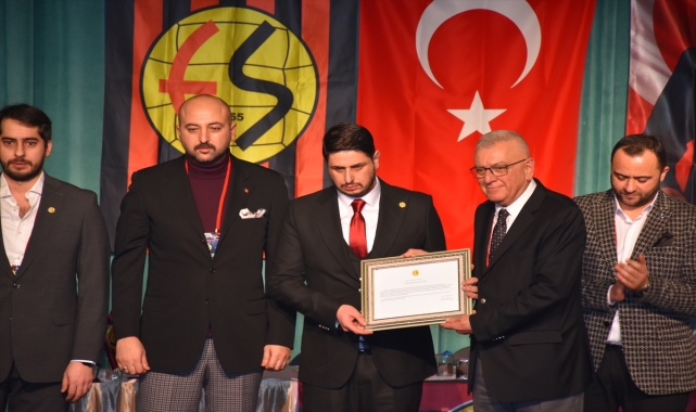 Eskişehirspor'un yeni başkanı Erkan Koca oldu