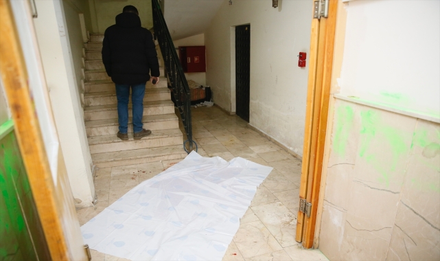 GÜNCELLEME - Eskişehir'de bir apartmanın giriş katında kız arkadaşını bıçakla öldüren zanlı yakalandı