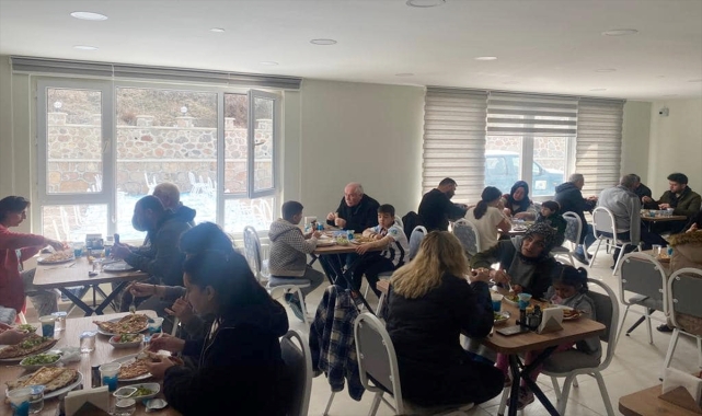 Güdül Belediye Başkanı Yalçın, depremzedelerle bir araya geldi