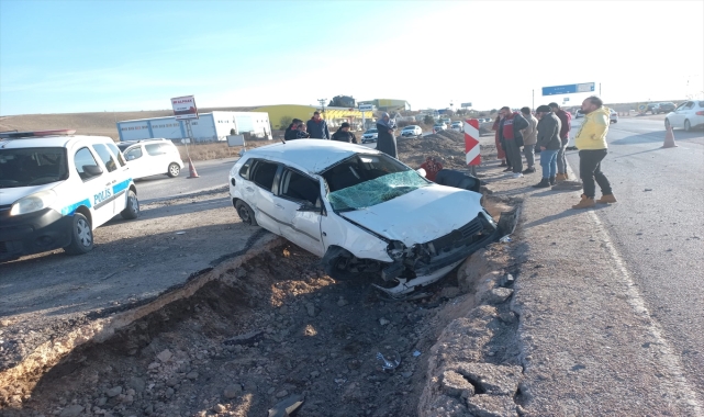 Kahramankazan’da devrilen otomobildeki 3 kişi yaralandı