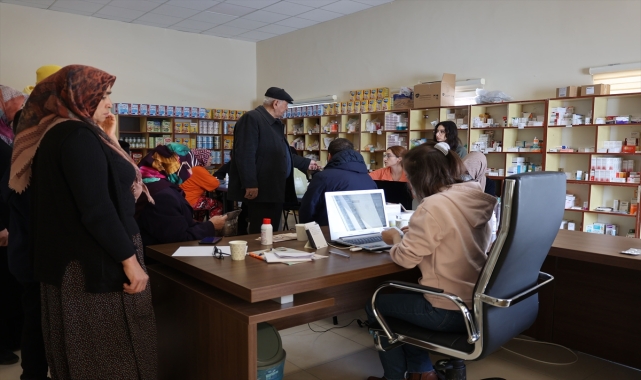 KYK yurdunda depremzedelere kesintisiz sağlık hizmeti sunuluyor