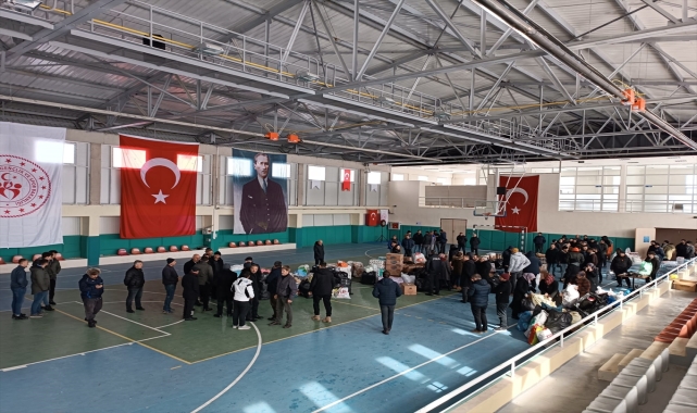 Özvatan'dan deprem bölgesine yardım malzemesi gönderildi