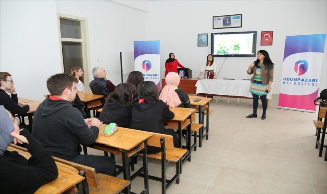 Eskişehir'de öğrencilere iklim değişikliği semineri veriliyor