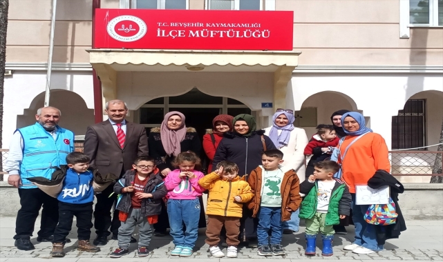 Kuran Kursu öğrencileri kumbaradaki harçlıklarını depremzede ailelere bağışladı