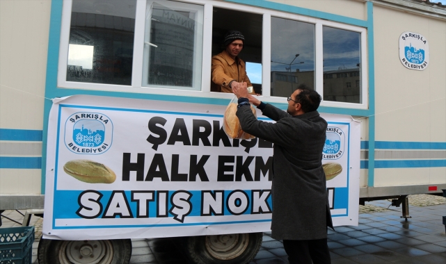 Şarkışla Belediyesi 220 gram ekmeği 4 liradan satışa sundu