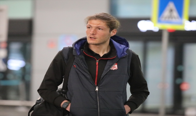 Sivasspor, Süper Lig maçı için İstanbul'a gitti