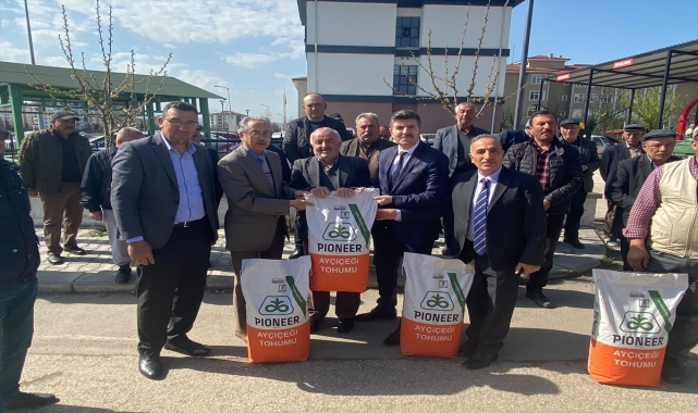 Kahramankazanlı çiftçilere yüzde 75 hibeli ayçiçeği tohumu desteği