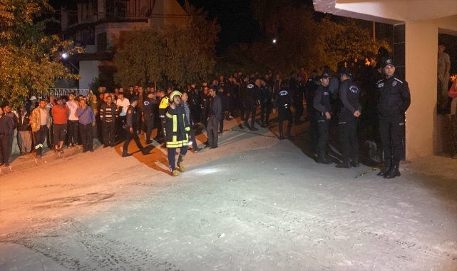 Mersin'de evde çıkan yangında üçüz kardeşlerden 2'si öldü 1'i ağır yaralandı