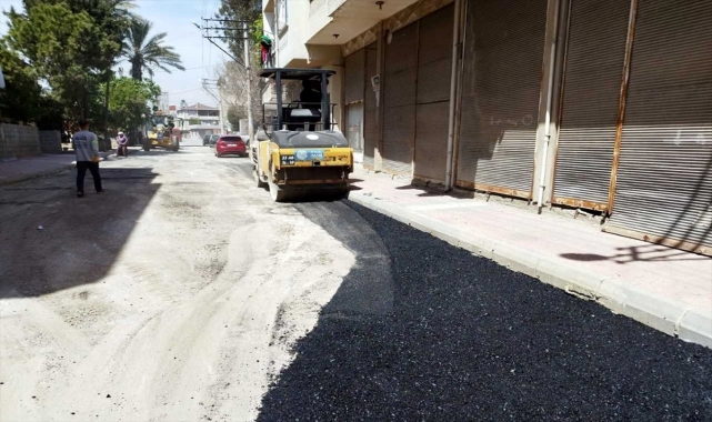 Akdeniz'de yol yapım çalışmaları sürüyor