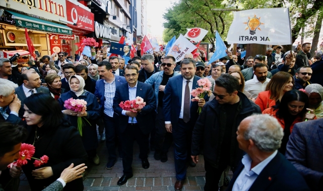 Bakan Dönmez, Eskişehir'de
