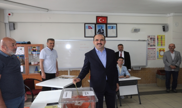 Konya Büyükşehir Belediye Başkanı Altay ve ilçe belediye başkanları oyunu kullandı