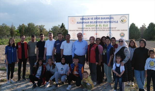 Karapınar'da gençler her yıl ürettikleri sebzeleri ihtiyaç sahiplerine dağıtıyor