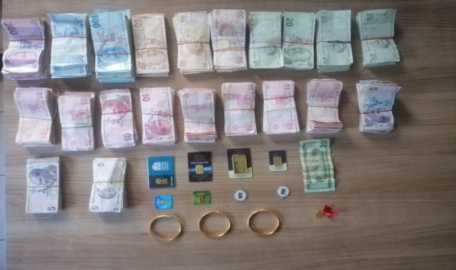 Konya'da yaşlı kadının unuttuğu para dolu poşet, polis ekiplerince bulundu