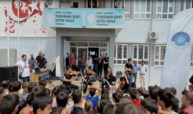 Öğretim üyeleri ve öğrencilerden Hatay'daki çocuklara müzikli moral