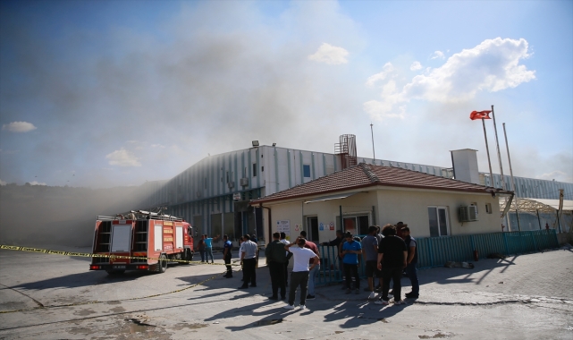GÜNCELLEME - Eskişehir'de palet fabrikasında başlayıp depoya sıçrayan yangın kontrol altına alındı