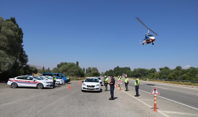 Kırşehir'de cayrokopterli trafik denetimi yapıldı