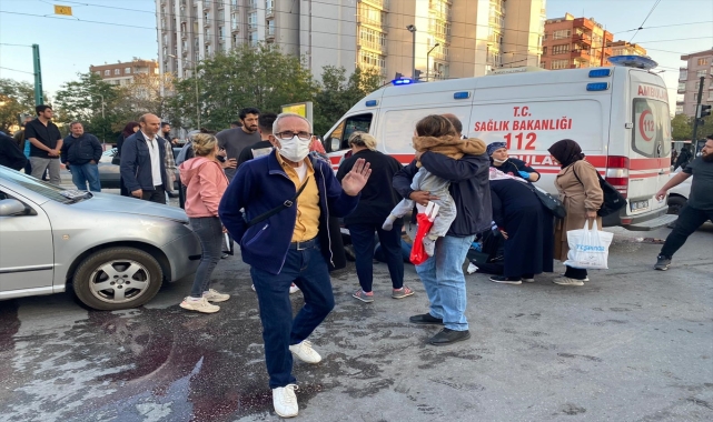 Konya'da otomobil ile motosikletin çarpıştığı kazada 3 kişi yaralandı