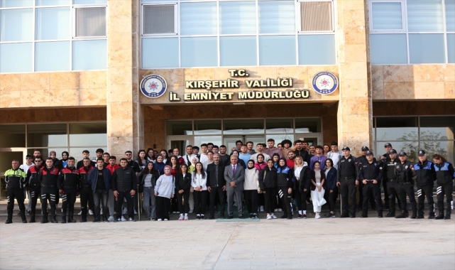 Kırşehir'de emniyet birimleri üniversite öğrencilerine tanıtıldı