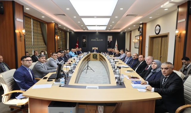 Sivas'ta karla mücadelede 923 personel ve 489 araç görev alacak