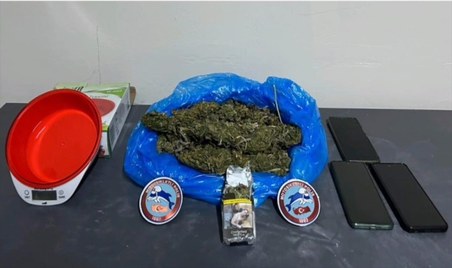 Kayseri'de bir araçta 420 gram esrar ele geçirildi