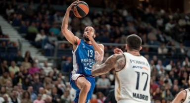 EuroLeague tarihine geçen maçta Anadolu Efes, Real Madrid'e kaybetti