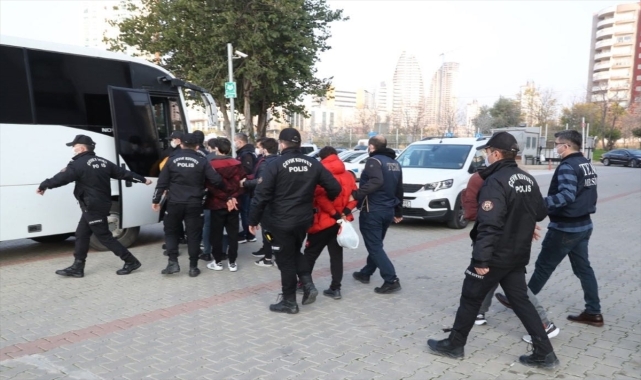 GÜNCELLEME - Mersin'de terör örgütü DEAŞ operasyonunda yakalanan 9 şüpheli tutuklandı