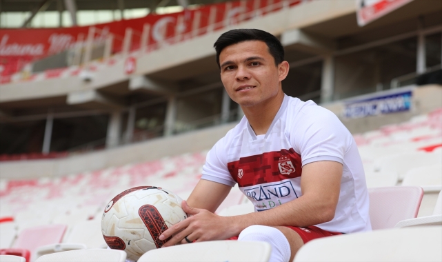 Sivasspor, Azizbek Turgunboev'i transfer etti