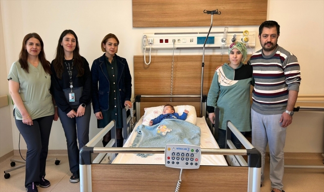 6 aylık bebek Eskişehir Şehir Hastanesi'ndeki ameliyatla sağlığına kavuştu