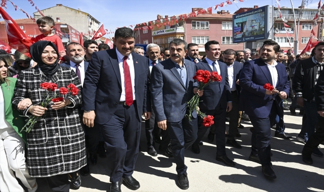 Bakan Tekin, Kahramankazan'da